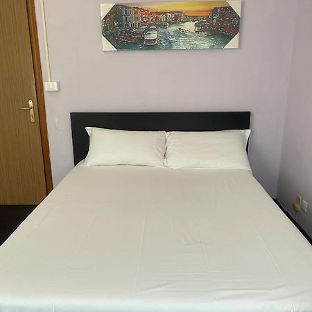Venice Night 13 Family Room Местре Екстериор снимка